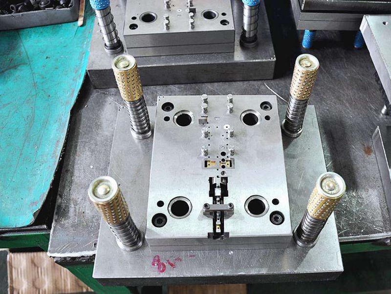 平山模具制造-01