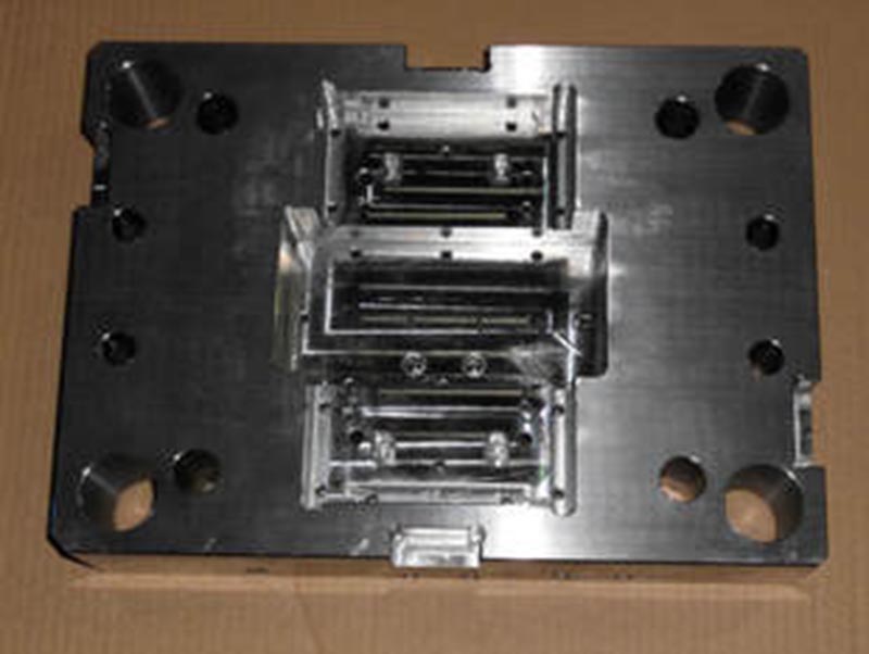 平山精密塑料模-06